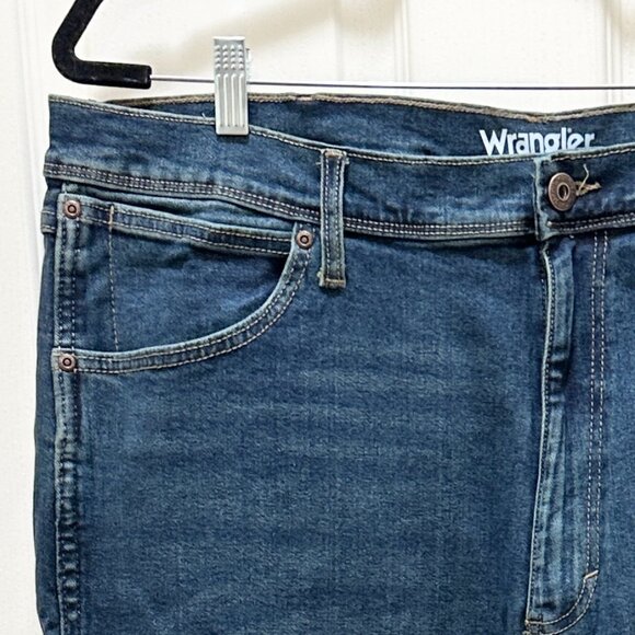 Wrangler Men's Jeans Size 40 X 32 Dark Blue Free To Stretch Relax Fit Casual NEW - Picture 3 of 16